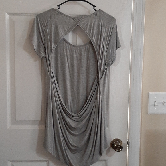 Backless Shirt - Picture 2 of 2